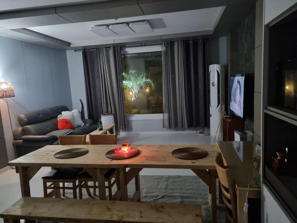 לינה וארוחת בוקר סאוגוויפו Gashi Sarang מראה חיצוני תמונה